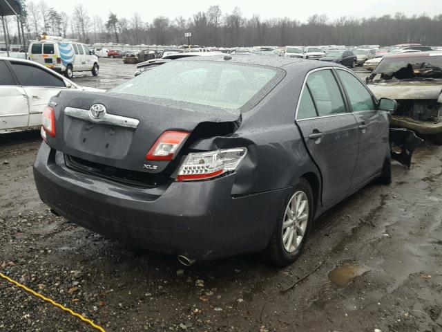 4T1BK3EK9BU622585 - 2011 TOYOTA CAMRY SE GRAY photo 4