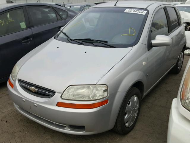 KL1TD66648B209233 - 2008 CHEVROLET AVEO BASE SILVER photo 2