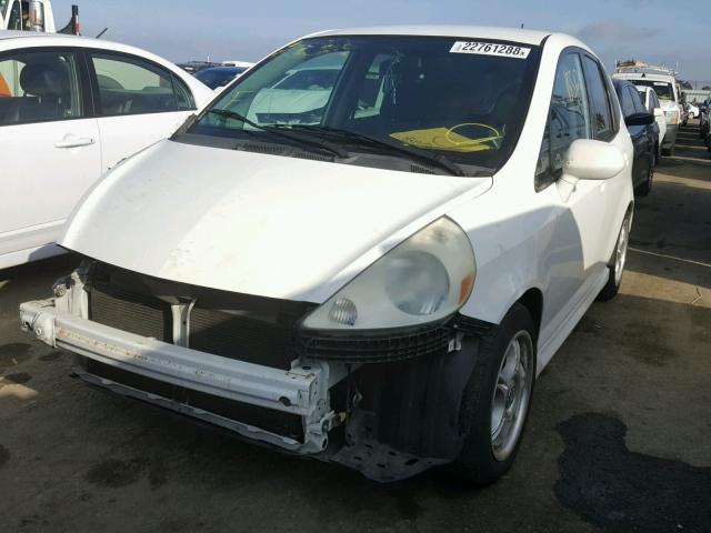 JHMGD38617S039898 - 2007 HONDA FIT S WHITE photo 2