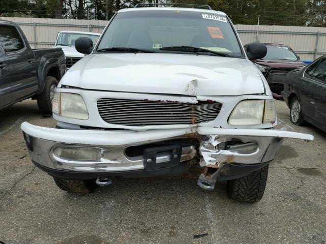 1FMFU18L6VLA02369 - 1997 FORD EXPEDITION WHITE photo 9