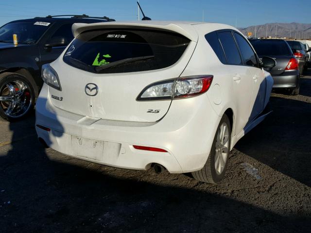 JM1BL1K69B1413328 - 2011 MAZDA 3 S WHITE photo 4