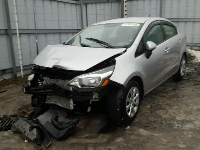 KNADM4A39H6111903 - 2017 KIA RIO LX Արծաթագույն լուսանկար 2