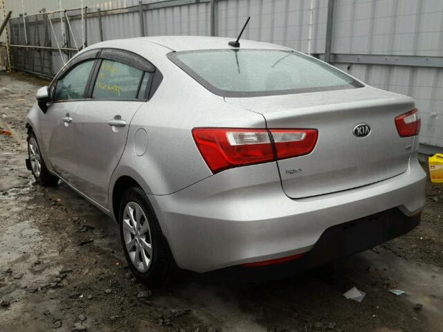 KNADM4A39H6111903 - 2017 KIA RIO LX Արծաթագույն լուսանկար 3
