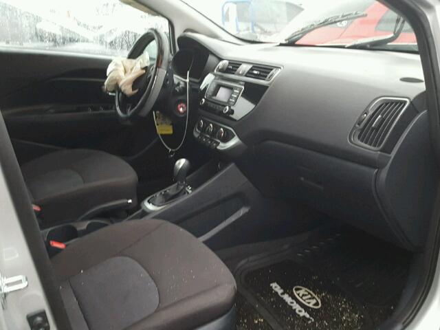 KNADM4A39H6111903 - 2017 KIA RIO LX Արծաթագույն լուսանկար 5