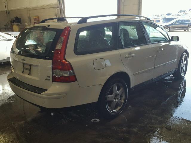 YV1MJ682652090087 - 2005 VOLVO V50 T5 WHITE photo 4