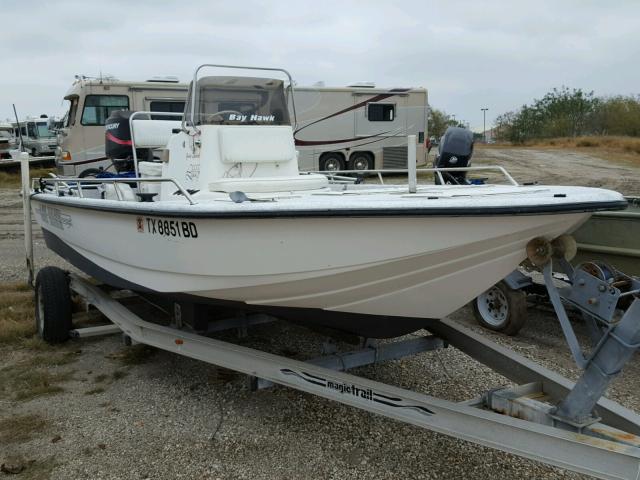 BHVT4103E001 - 2001 BAYQ MARINE/TRL WHITE photo 1