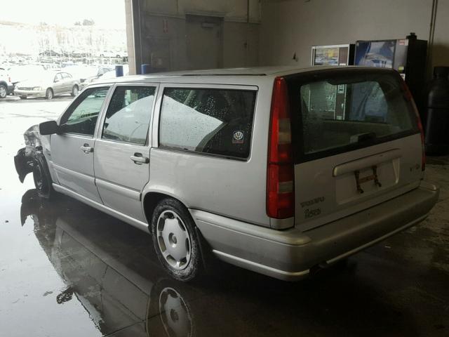 YV1LW557XW2502939 - 1998 VOLVO V70 SILVER photo 3