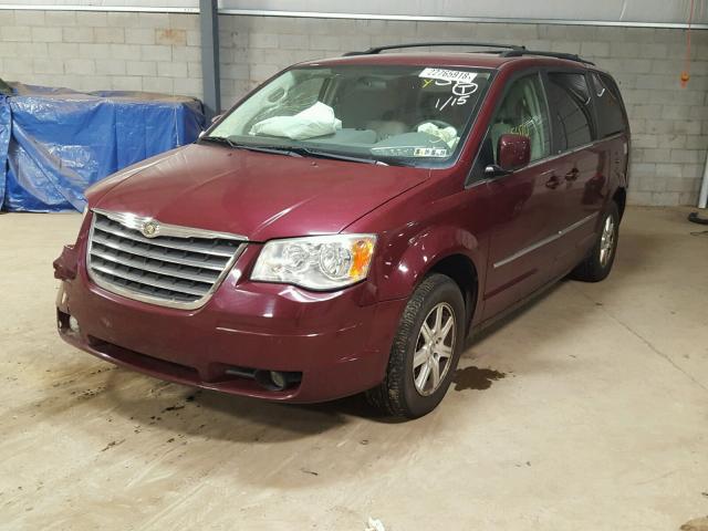 2A8HR54199R512330 - 2009 CHRYSLER TOWN & COU BURGUNDY photo 2