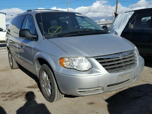 2A4GP54L86R748032 - 2006 CHRYSLER TOWN & COU SILVER photo 1