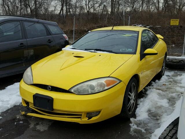 1ZWHT61LX15615951 - 2001 MERCURY COUGAR V6 YELLOW photo 2