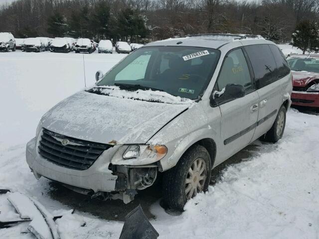 1A4GP45R26B658130 - 2006 CHRYSLER TOWN & COU GRAY photo 2