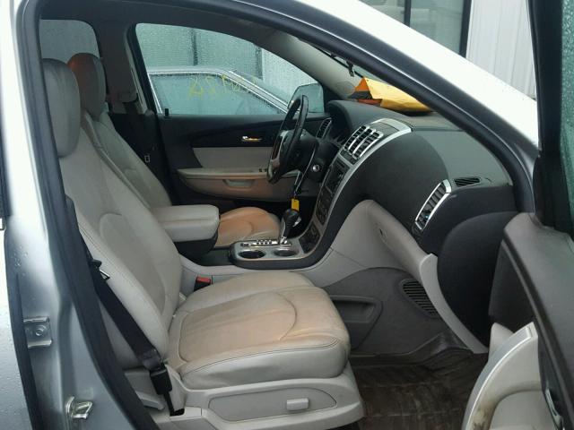 1GKLRMED0AJ270013 - 2010 GMC ACADIA SLT ვერცხლისფერი ფოტო 5