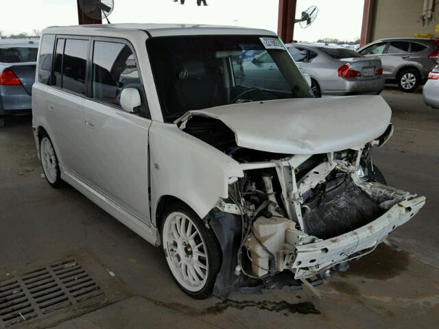 JTLKT324264065228 - 2006 TOYOTA SCION XB WHITE photo 1