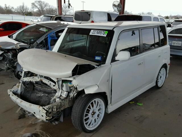 JTLKT324264065228 - 2006 TOYOTA SCION XB WHITE photo 2