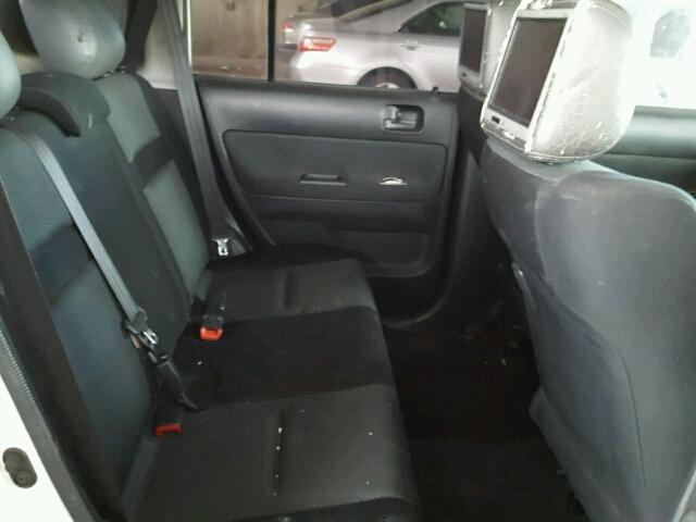 JTLKT324264065228 - 2006 TOYOTA SCION XB 白色 照片 6