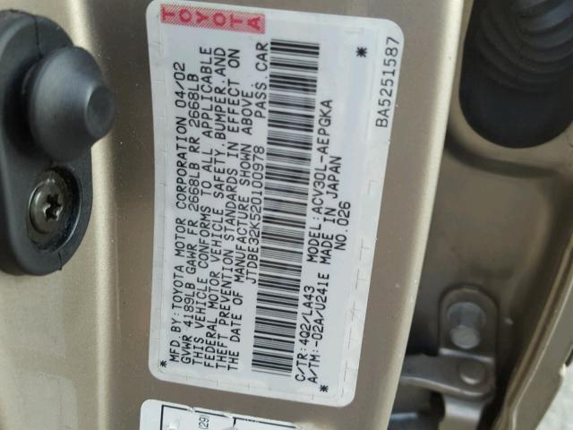 JTDBE32K520100978 - 2002 TOYOTA CAMRY LE GOLD photo 10