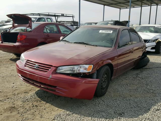 JT2BG22K6X0275440 - 1999 TOYOTA CAMRY LE RED photo 2