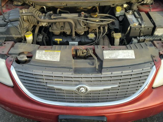 2C4GP74L73R173869 - 2003 CHRYSLER TOWN & COU RED photo 7