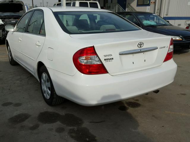 4T1BE32K62U058163 - 2002 TOYOTA CAMRY LE WHITE photo 3