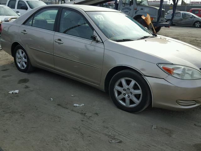 JTDBE32K120052394 - 2002 TOYOTA CAMRY LE GOLD photo 9