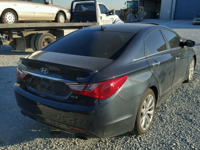 5NPEC4AB6CH427226 - 2012 HYUNDAI SONATA SE GRAY photo 4