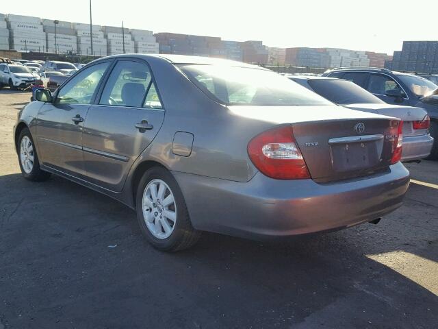 4T1BE30K22U592862 - 2002 TOYOTA CAMRY LE GRAY photo 3