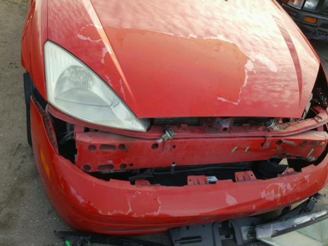 1FAFP34351W282619 - 2001 FORD FOCUS SE RED photo 10