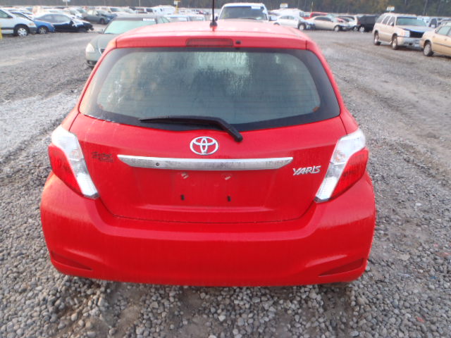 JTDJTUD30CD511342 - 2012 TOYOTA YARIS RED photo 10