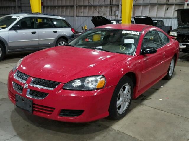 4B3AG42G94E151655 - 2004 DODGE STRATUS SX RED photo 2