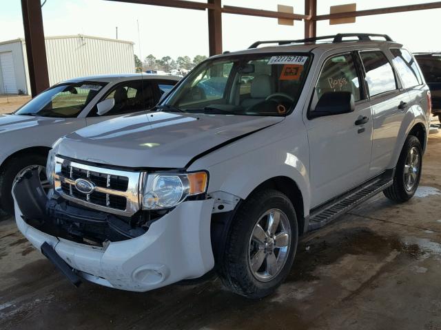 1FMCU03G29KA16031 - 2009 FORD ESCAPE XLT WHITE photo 2