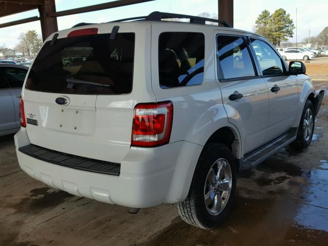 1FMCU03G29KA16031 - 2009 FORD ESCAPE XLT WHITE photo 4