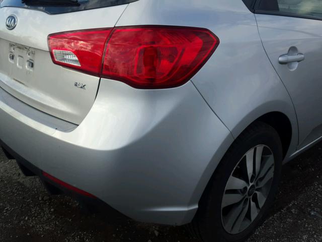 KNAFU5A23D5681076 - 2013 KIA FORTE EX SILVER photo 9