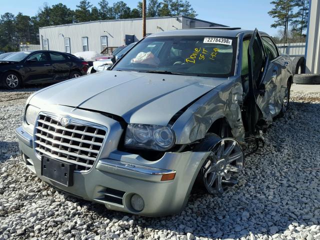 2C3AA63H65H519504 - 2005 CHRYSLER 300C SILVER photo 2