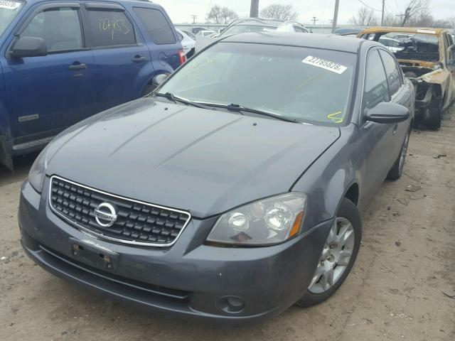 1N4AL11D05C173600 - 2005 NISSAN ALTIMA S GRAY photo 2