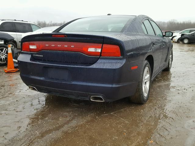 2C3CDXBG0EH187817 - 2014 DODGE CHARGER SE BLUE photo 4