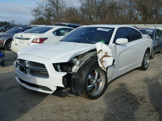 2B3CL5CT2BH520594 - 2011 DODGE CHARGER R/ WHITE photo 2