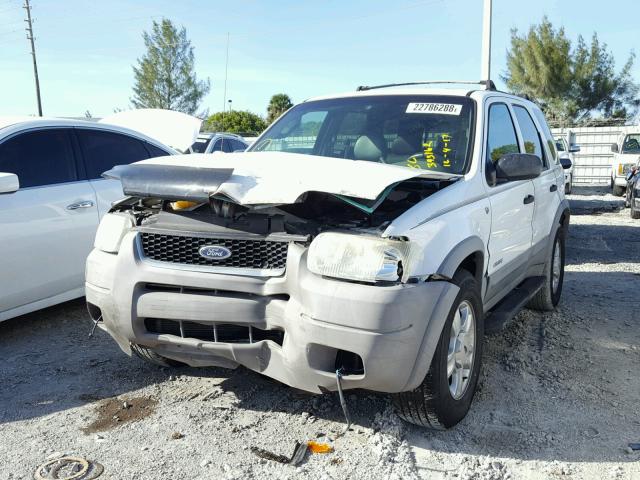 1FMYU04102KA26112 - 2002 FORD ESCAPE XLT WHITE photo 2