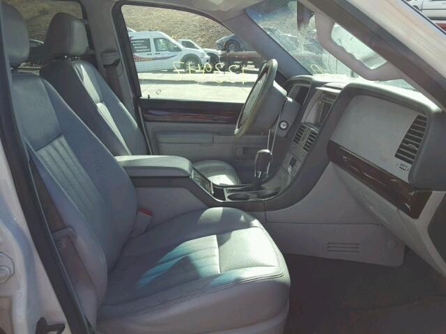 5LMEU68H34ZJ13474 - 2004 LINCOLN AVIATOR 白色 照片 5