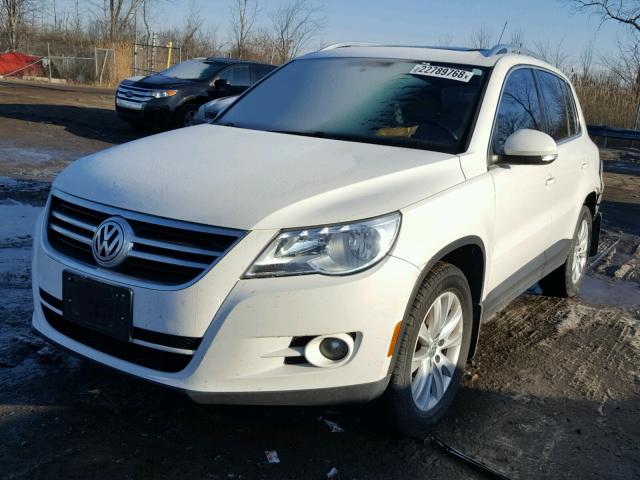 WVGBV75N59W525052 - 2009 VOLKSWAGEN TIGUAN SE WHITE photo 2