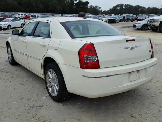 2C3LA53V69H581015 - 2009 CHRYSLER 300 TOURIN CREAM photo 3