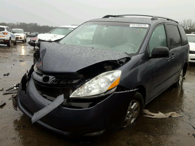 5TDZA22C96S538970 - 2006 TOYOTA SIENNA XLE GRAY photo 2