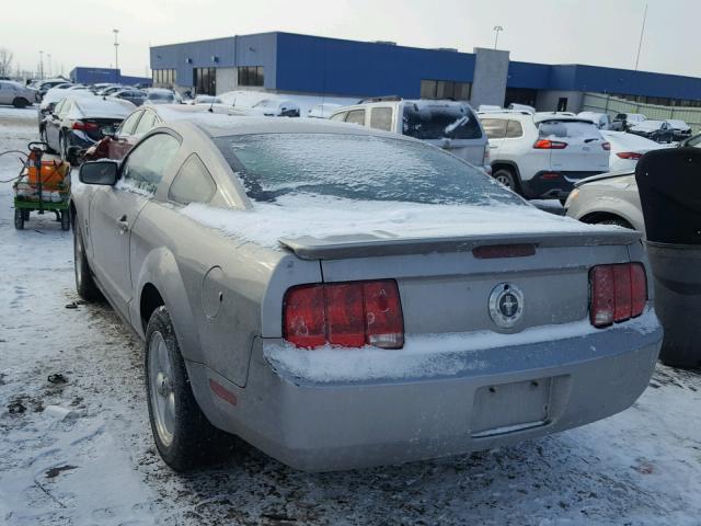 1ZVHT80N685126220 - 2008 FORD MUSTANG GRAY photo 3