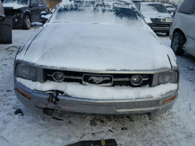 1ZVHT80N685126220 - 2008 FORD MUSTANG GRAY photo 7