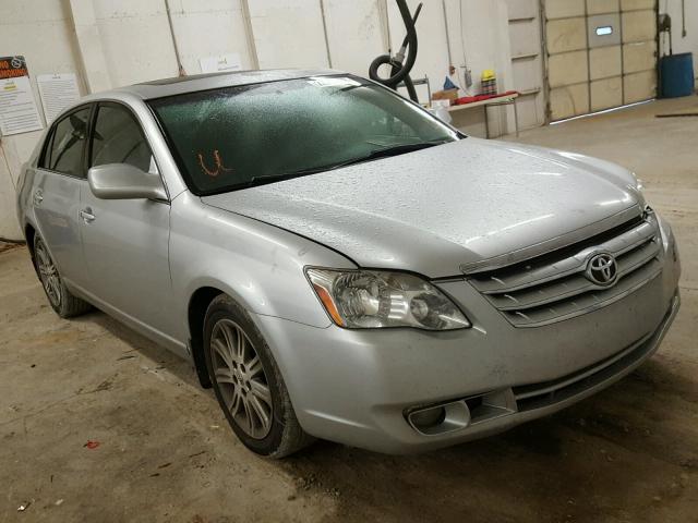 4T1BK36BX5U056214 - 2005 TOYOTA AVALON XL SILVER photo 1