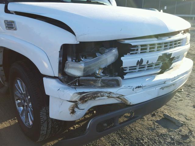 1GNFK16Z23J121408 - 2003 CHEVROLET SUBURBAN K WHITE photo 9