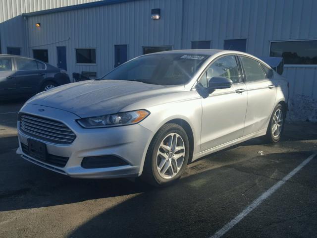 1FA6P0H7XG5132435 - 2016 FORD FUSION SE SILVER photo 2