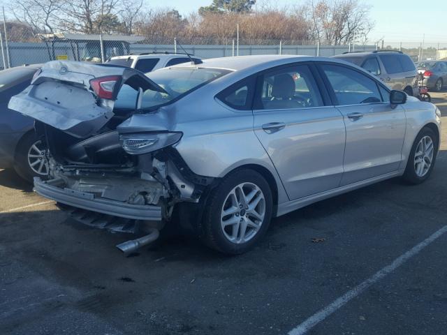 1FA6P0H7XG5132435 - 2016 FORD FUSION SE SILVER photo 4