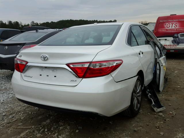 4T1BF1FKXHU775833 - 2017 TOYOTA CAMRY LE WHITE photo 4