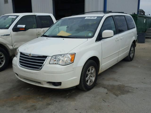 2A8HR54P18R103483 - 2008 CHRYSLER TOWN & COU WHITE photo 2