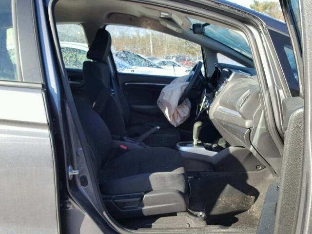 JHMGK5H55HS019955 - 2017 HONDA FIT LX Gris photo 5